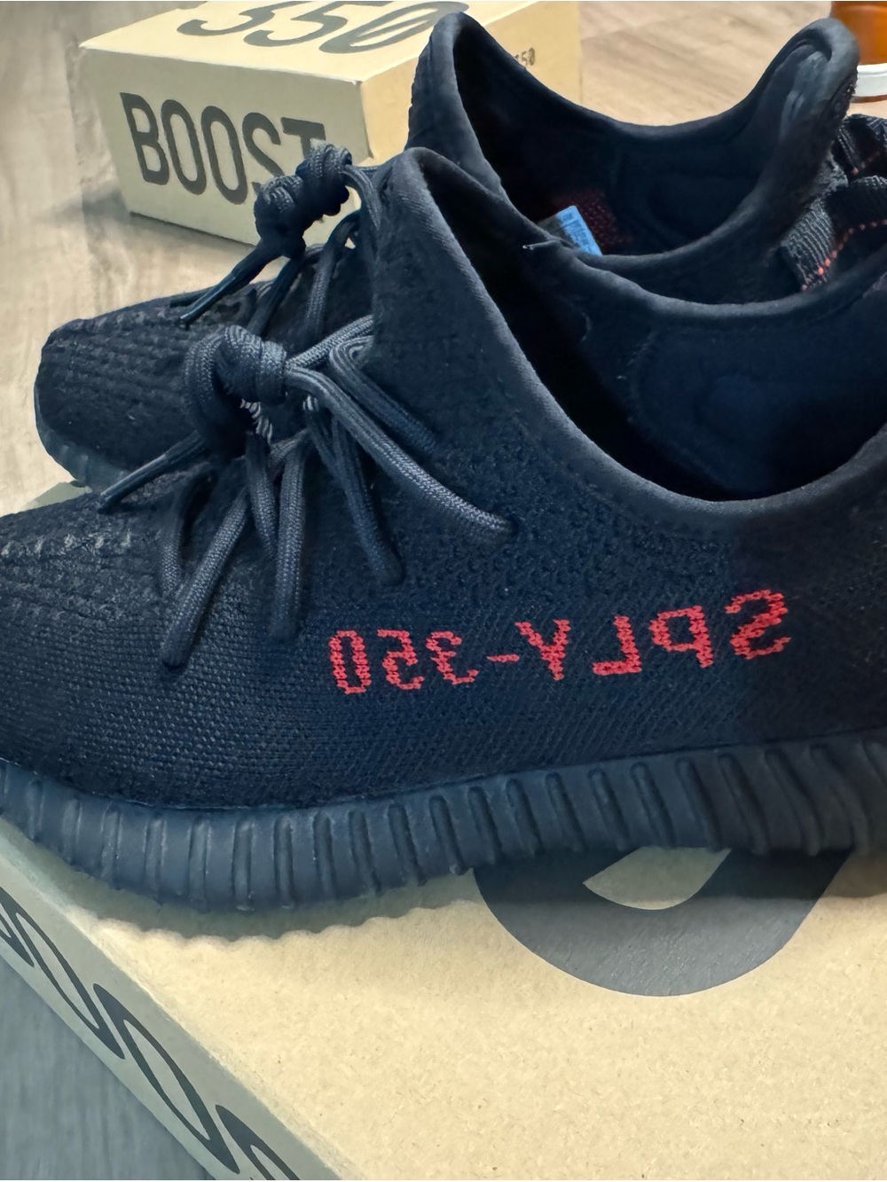 Yeezy Boost 350 V2 – Size 8